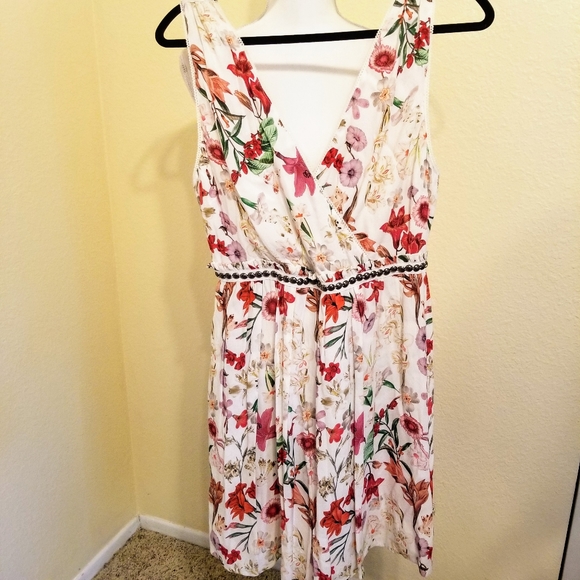 Willow & Clay Floral Mini Dress - Picture 2 of 5